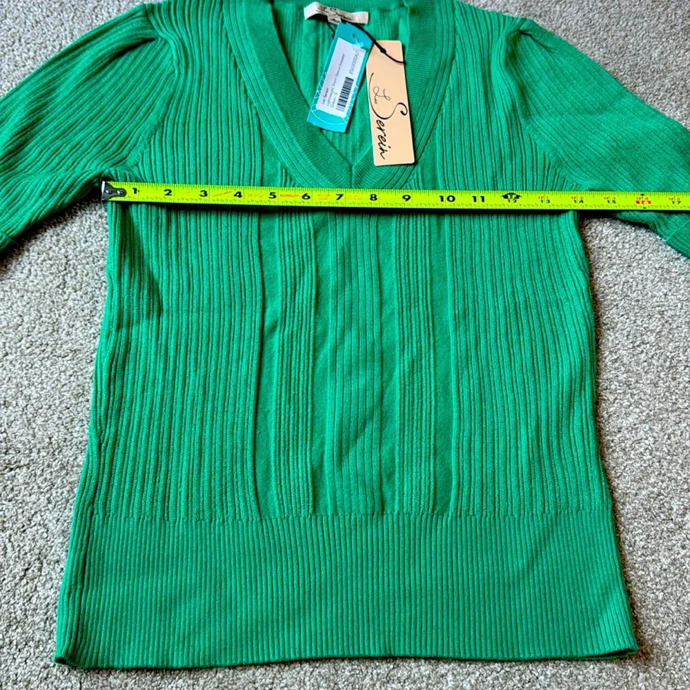 Les Serein Apple Green Ribbed V-Neck Short Sleeve Sweater Women's Small NWT - Picture 5 of 9